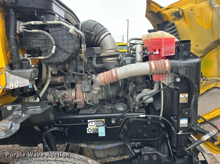 image for item ER4865 2022 Kenworth T680 semi truck