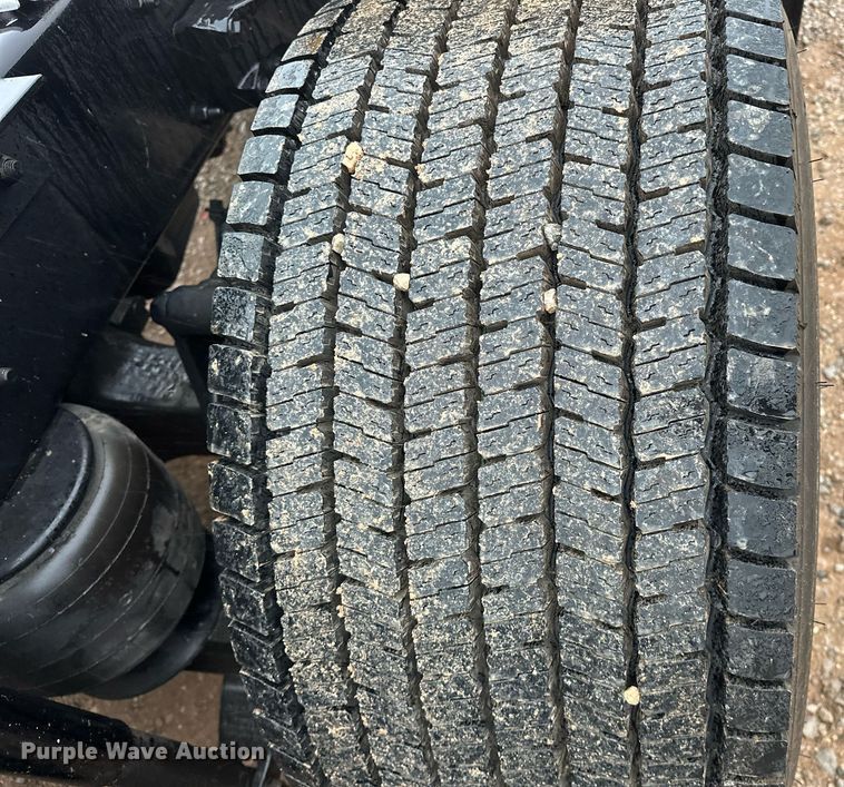 image for item ER4865 2022 Kenworth T680 semi truck