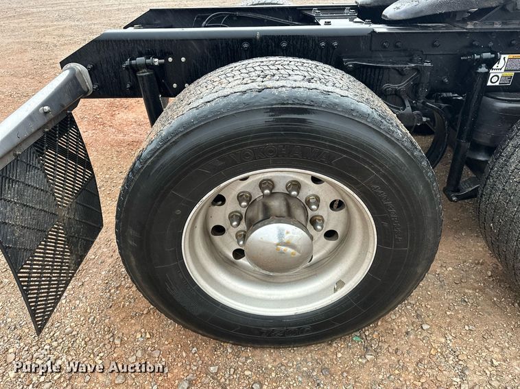 image for item ER4865 2022 Kenworth T680 semi truck