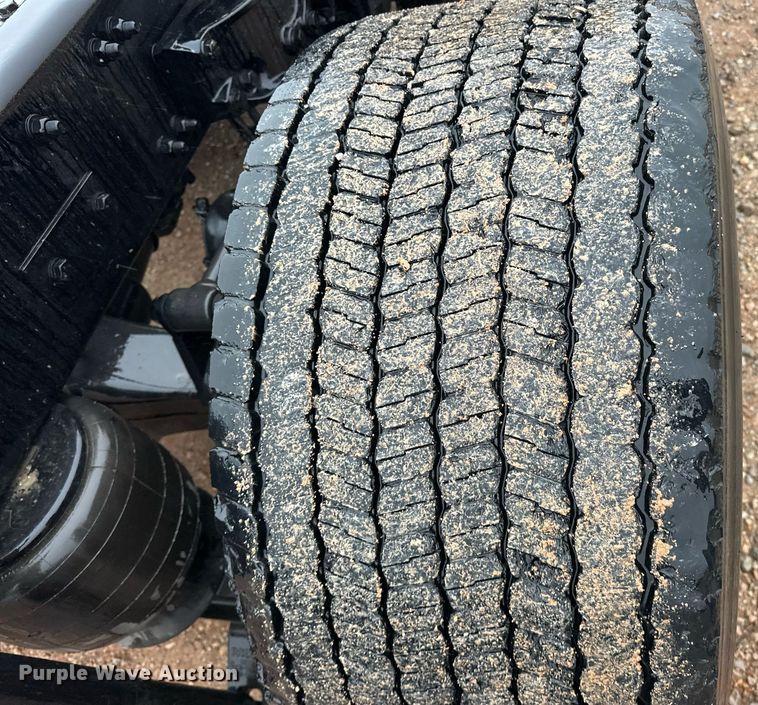 image for item ER4865 2022 Kenworth T680 semi truck