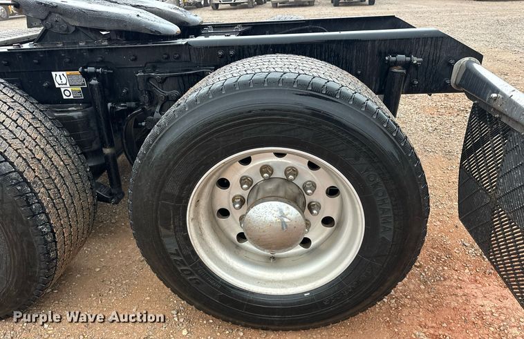 image for item ER4865 2022 Kenworth T680 semi truck