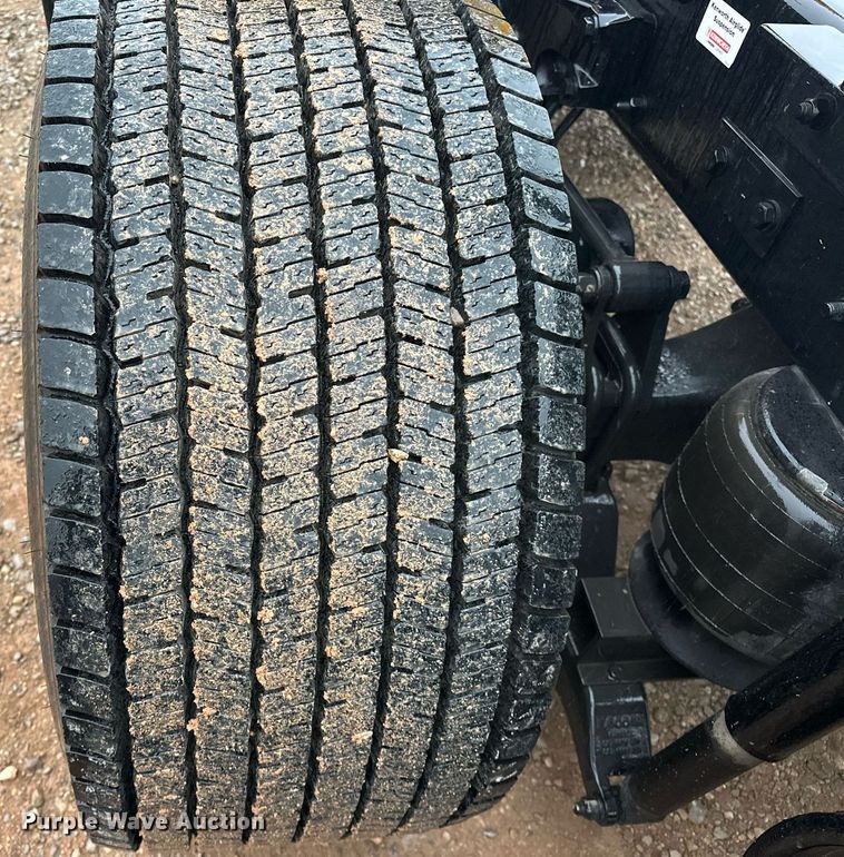 image for item ER4865 2022 Kenworth T680 semi truck