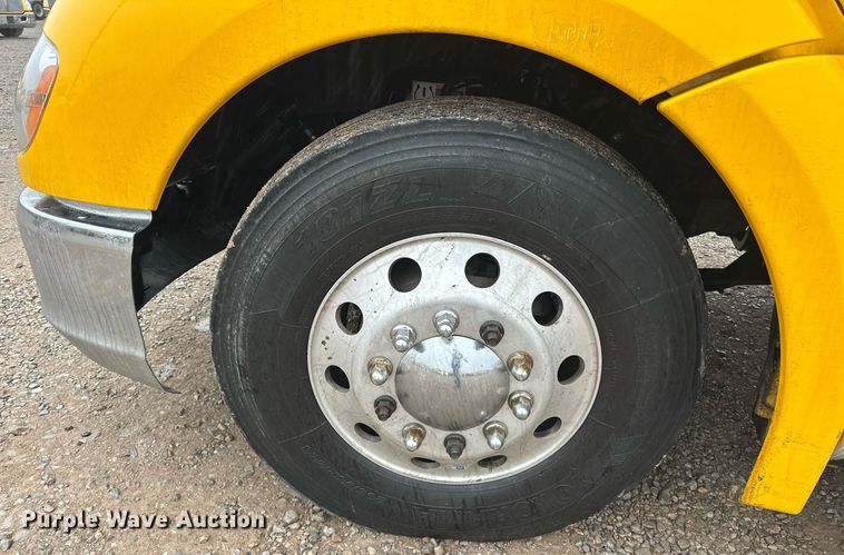 image for item ER4865 2022 Kenworth T680 semi truck