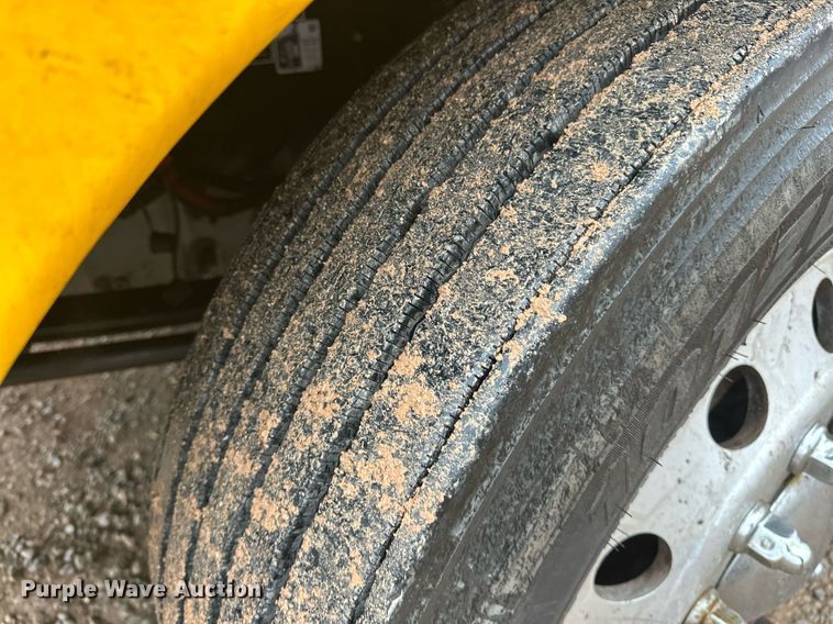 image for item ER4865 2022 Kenworth T680 semi truck