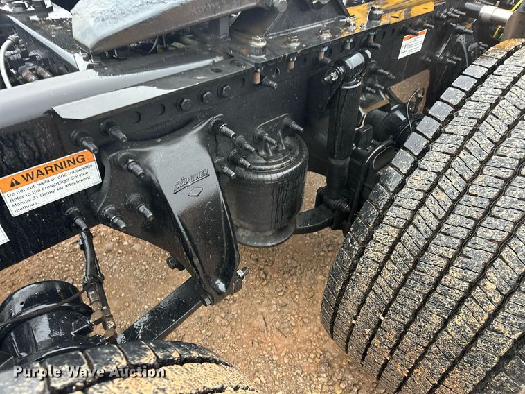 image for item ER4866 2022 Freightliner Cascadia 126 semi truck