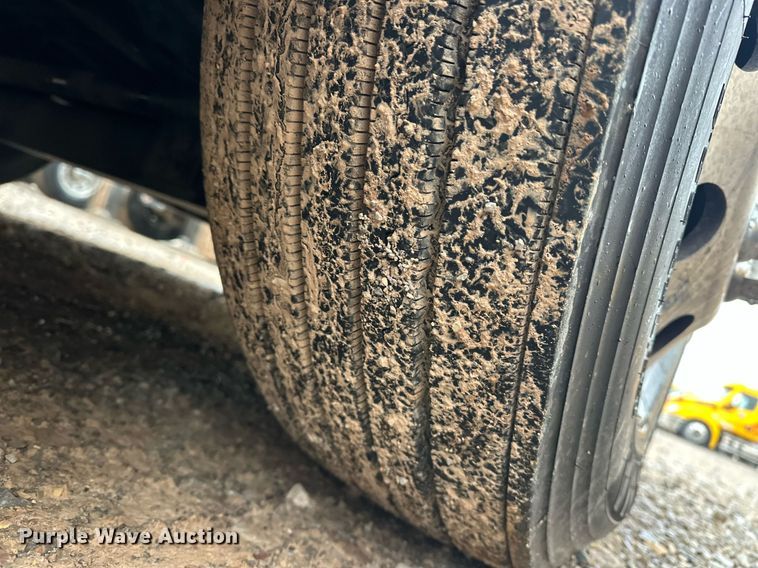 image for item ER4866 2022 Freightliner Cascadia 126 semi truck