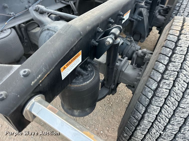 image for item ER4867 2021 Freightliner Cascadia 126 semi truck