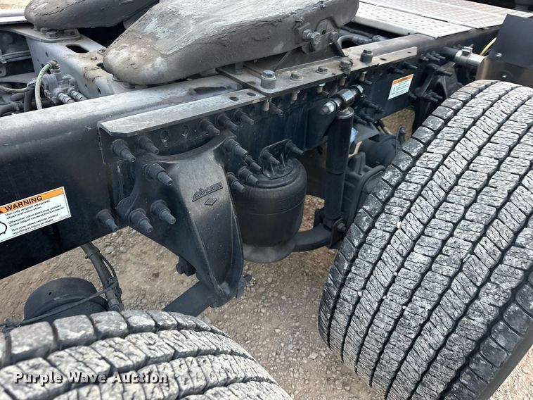 image for item ER4867 2021 Freightliner Cascadia 126 semi truck