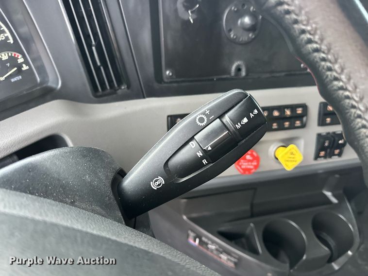 image for item ER4867 2021 Freightliner Cascadia 126 semi truck