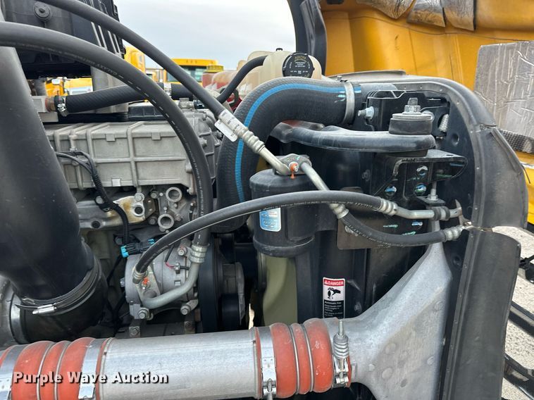 image for item ER4867 2021 Freightliner Cascadia 126 semi truck