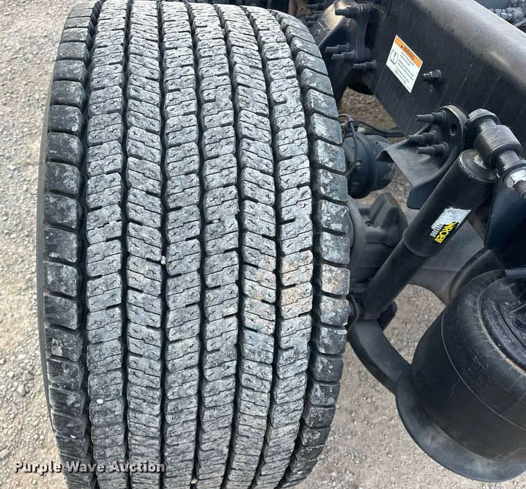 image for item ER4867 2021 Freightliner Cascadia 126 semi truck