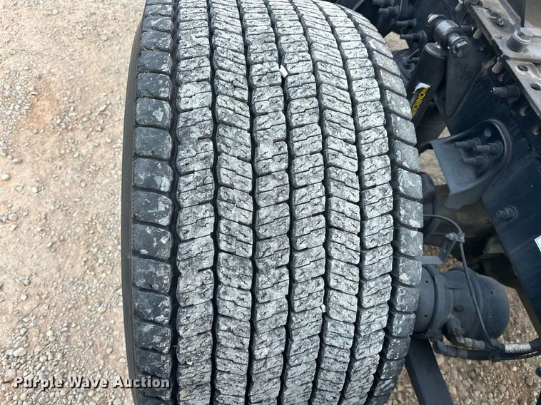 image for item ER4867 2021 Freightliner Cascadia 126 semi truck