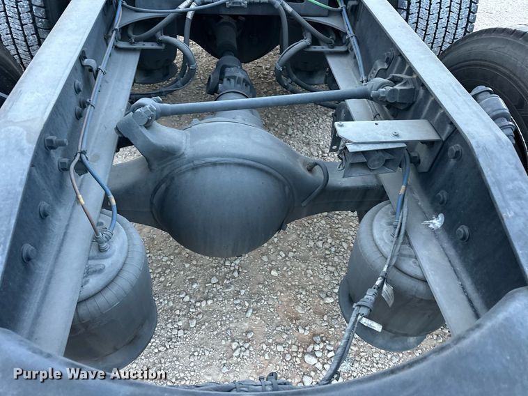 image for item ER4868 2021 Freightliner Cascadia 126 semi truck