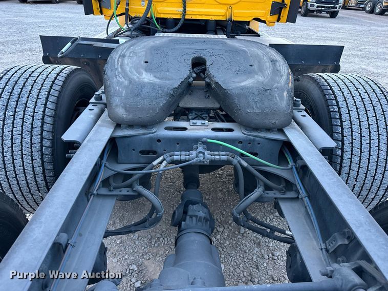 image for item ER4868 2021 Freightliner Cascadia 126 semi truck