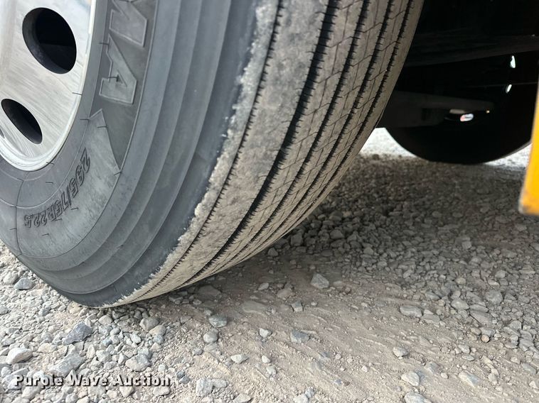 image for item ER4868 2021 Freightliner Cascadia 126 semi truck