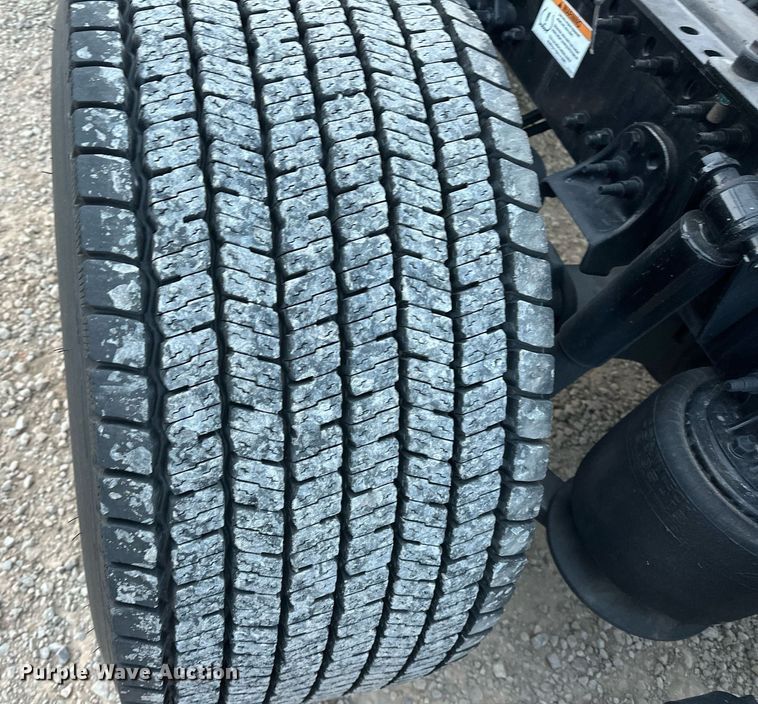 image for item ER4868 2021 Freightliner Cascadia 126 semi truck