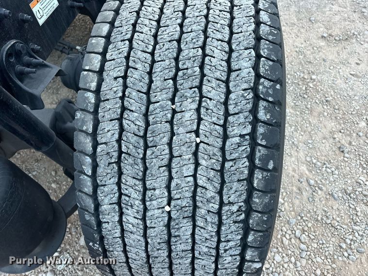 image for item ER4868 2021 Freightliner Cascadia 126 semi truck