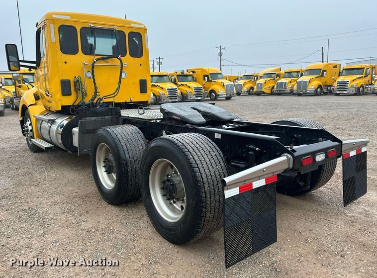 image for item ER4869 2022 Kenworth T680 semi truck