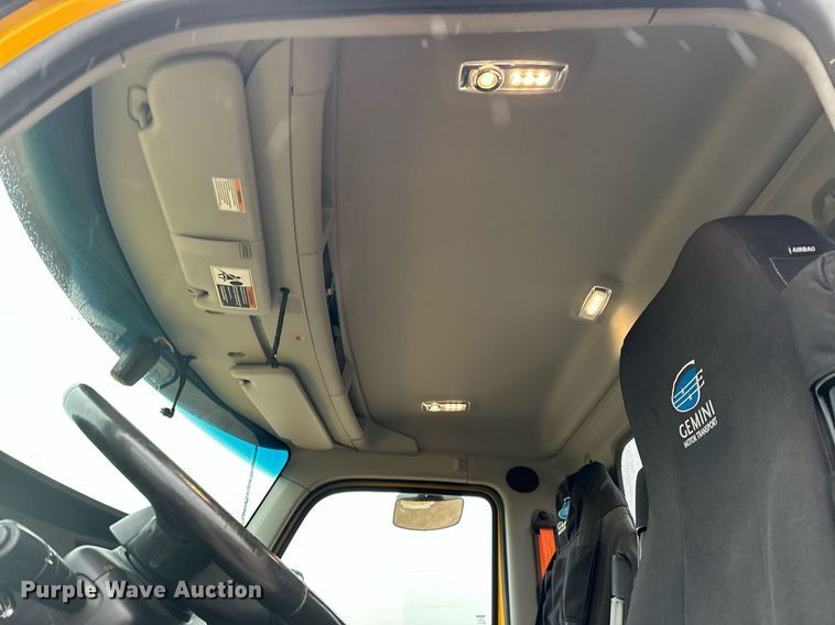 image for item ER4869 2022 Kenworth T680 semi truck