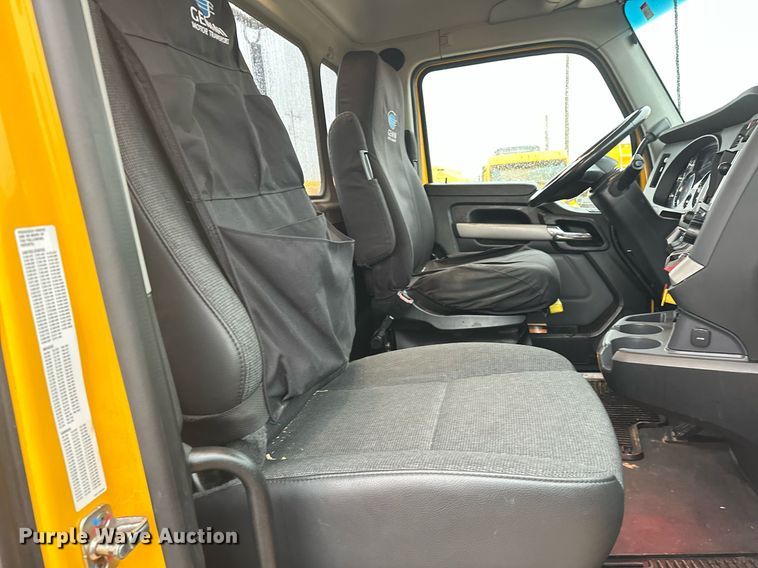 image for item ER4869 2022 Kenworth T680 semi truck