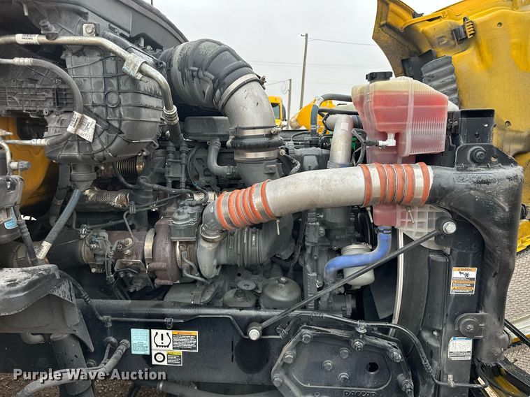 image for item ER4869 2022 Kenworth T680 semi truck