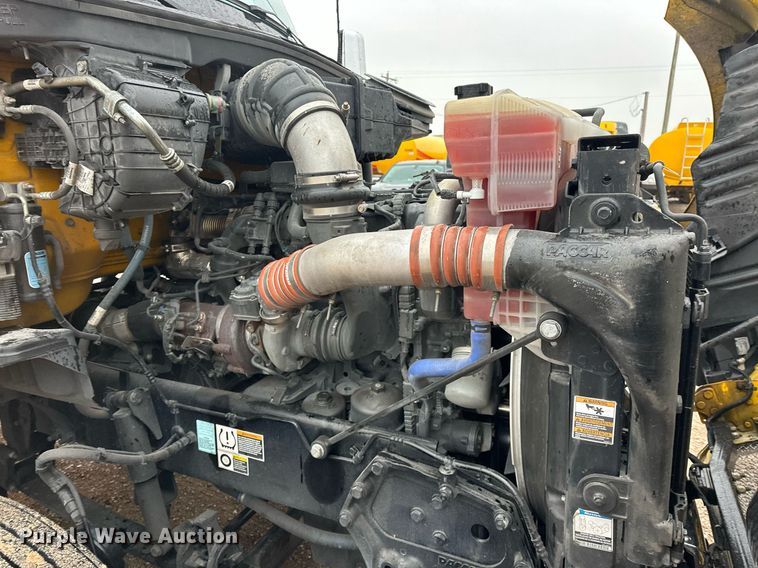 image for item ER4869 2022 Kenworth T680 semi truck