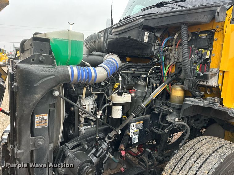 image for item ER4869 2022 Kenworth T680 semi truck