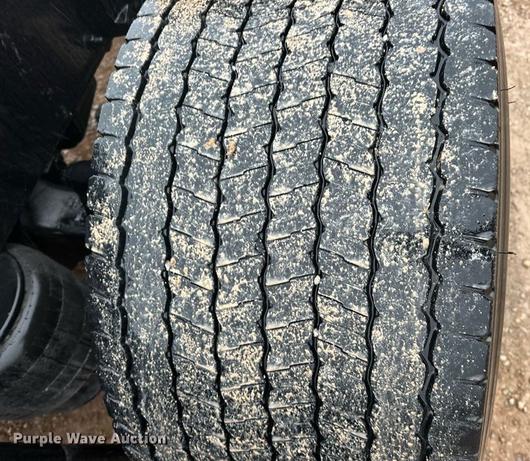 image for item ER4869 2022 Kenworth T680 semi truck