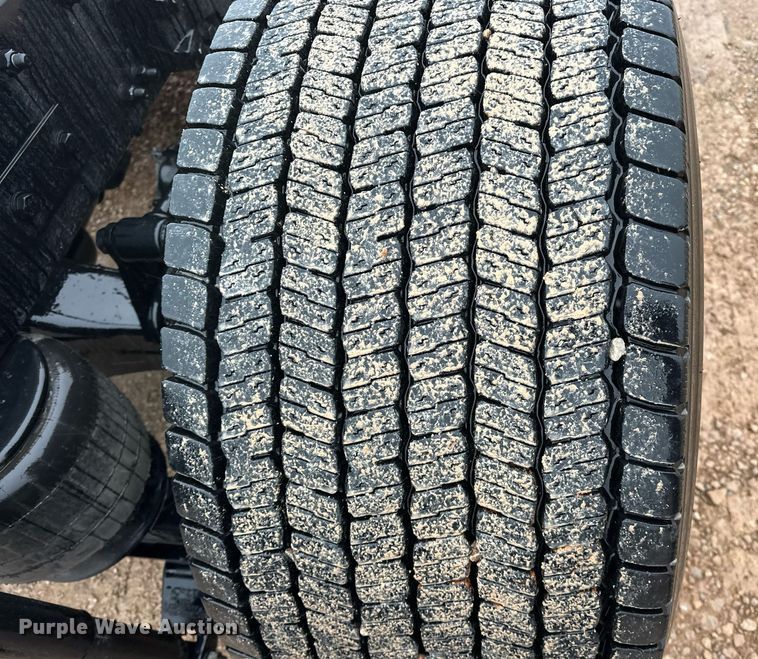 image for item ER4869 2022 Kenworth T680 semi truck