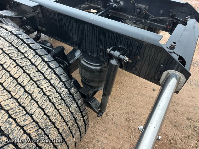 image for item ER4870 2020 Kenworth T680 semi truck