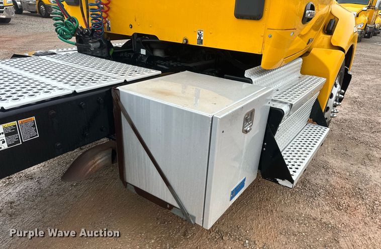 image for item ER4870 2020 Kenworth T680 semi truck