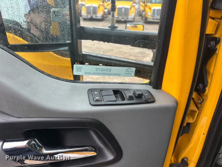 image for item ER4870 2020 Kenworth T680 semi truck