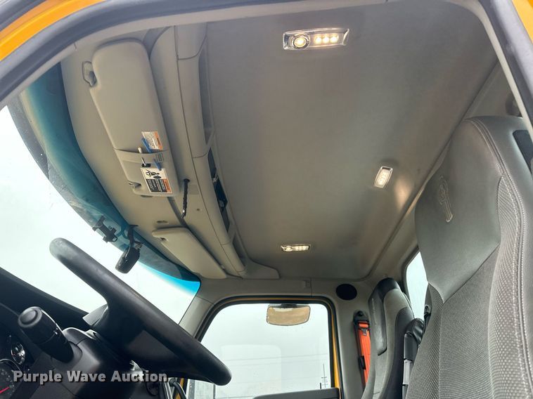 image for item ER4870 2020 Kenworth T680 semi truck