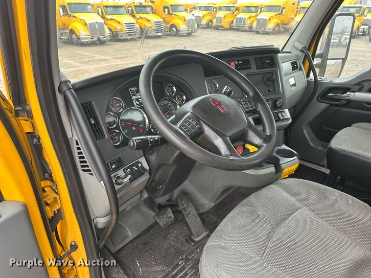 image for item ER4870 2020 Kenworth T680 semi truck