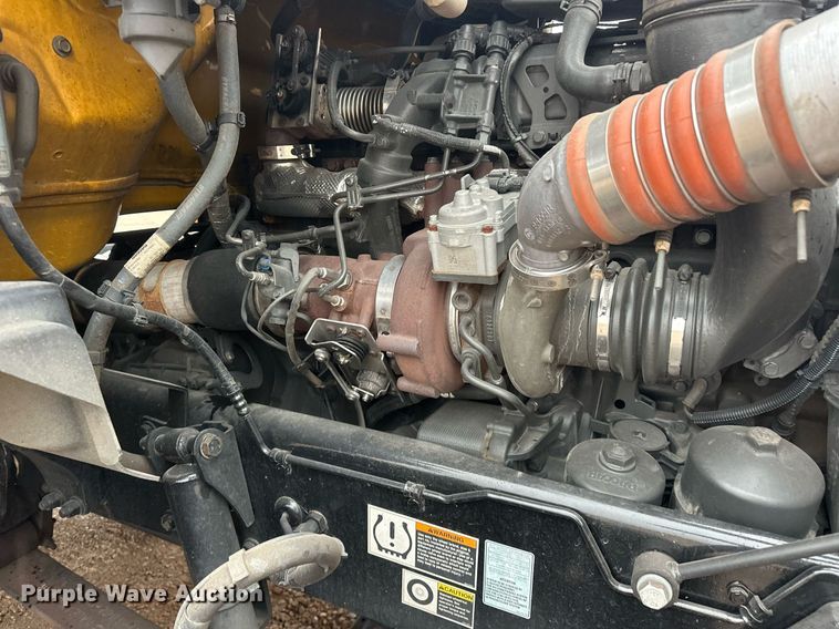 image for item ER4870 2020 Kenworth T680 semi truck