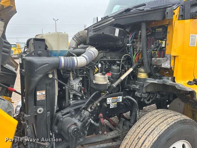 image for item ER4870 2020 Kenworth T680 semi truck