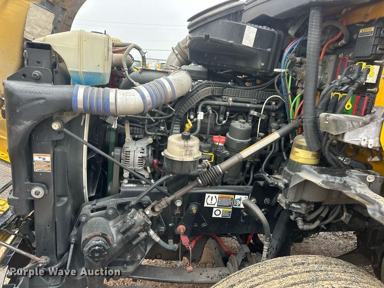 image for item ER4870 2020 Kenworth T680 semi truck