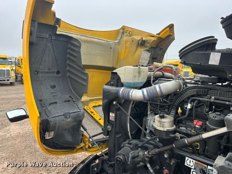 image for item ER4870 2020 Kenworth T680 semi truck