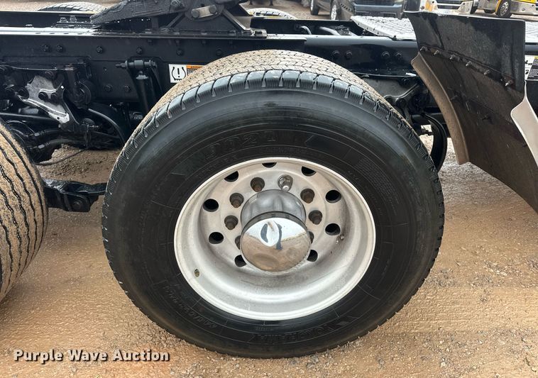 image for item ER4870 2020 Kenworth T680 semi truck