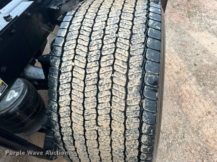 image for item ER4870 2020 Kenworth T680 semi truck