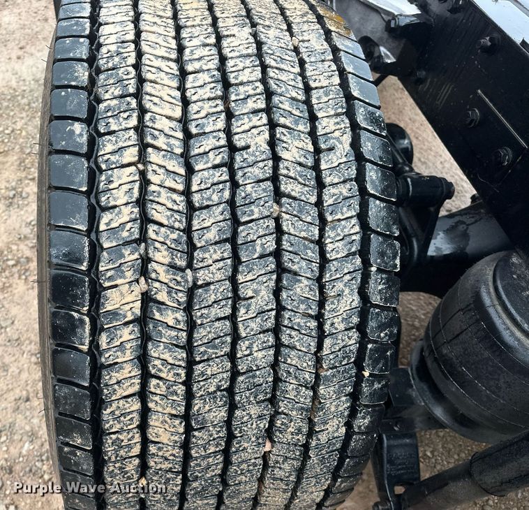 image for item ER4870 2020 Kenworth T680 semi truck