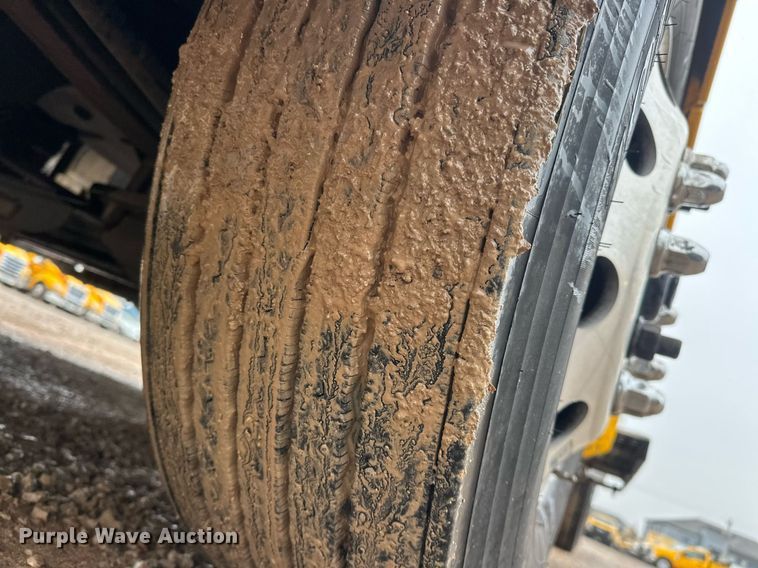 image for item ER4870 2020 Kenworth T680 semi truck