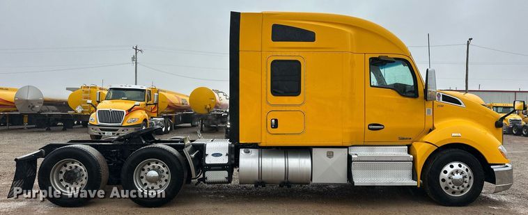 image for item ER4871 2021 Kenworth T680 semi truck