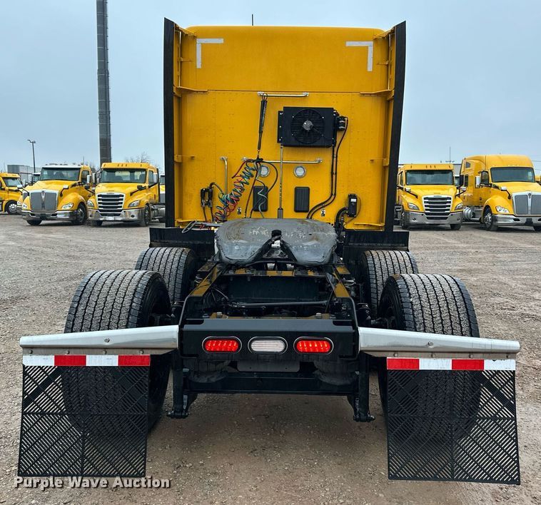 image for item ER4871 2021 Kenworth T680 semi truck