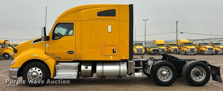 image for item ER4871 2021 Kenworth T680 semi truck