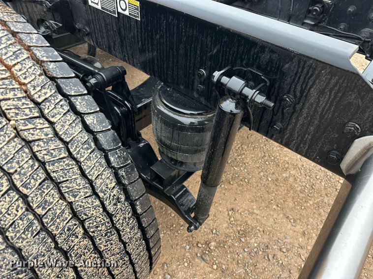 image for item ER4871 2021 Kenworth T680 semi truck