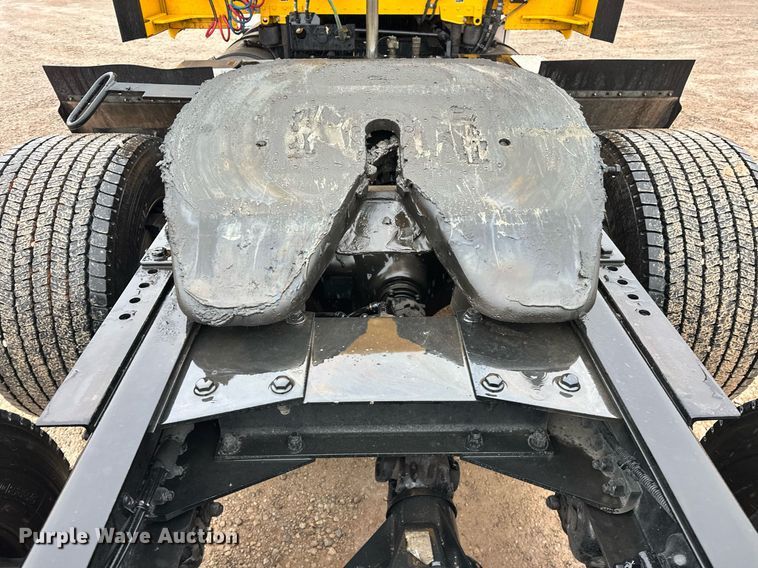 image for item ER4871 2021 Kenworth T680 semi truck