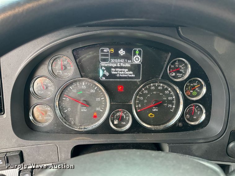 image for item ER4871 2021 Kenworth T680 semi truck