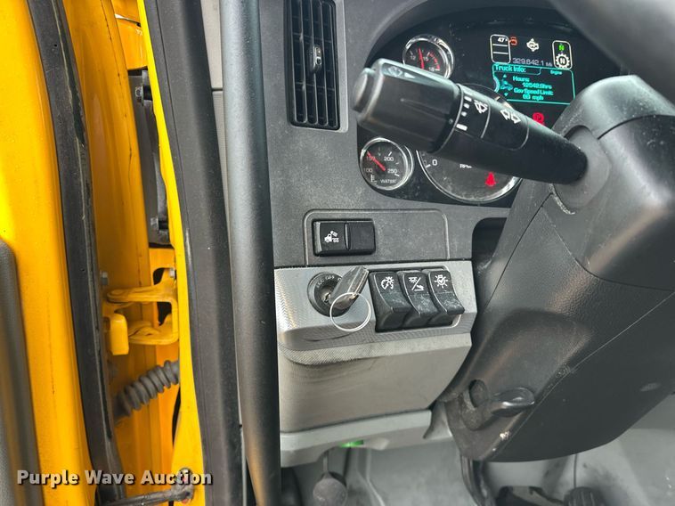 image for item ER4871 2021 Kenworth T680 semi truck