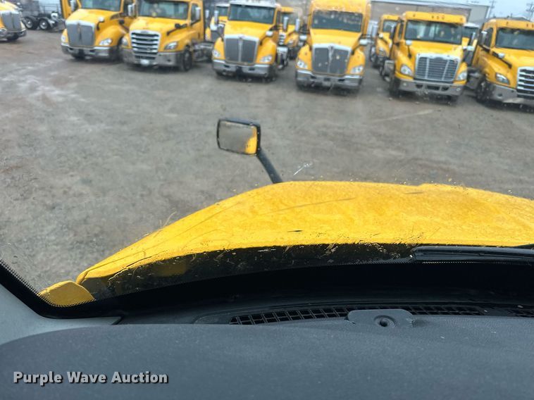 image for item ER4871 2021 Kenworth T680 semi truck